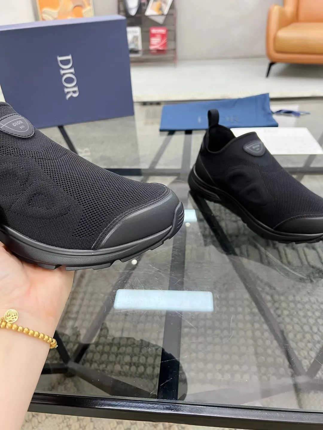 Men's Shoes💰P460💰【DIOR】Dior's new B30 low-top sneakers✅ are carefully made of gray mesh fabric and white technical fabric, decorated with reflective "CD30" graphic logo, and "DIO~B30" and "CD30" logos on the heel and tongue. An extra-light, sculpted rubber sole with signature accents adds style, while internal stretch details create ideal comfort. It can be matched with various casual styles to show a fashionable and modern sports style. Code number: 38-44 (45 can be customized)